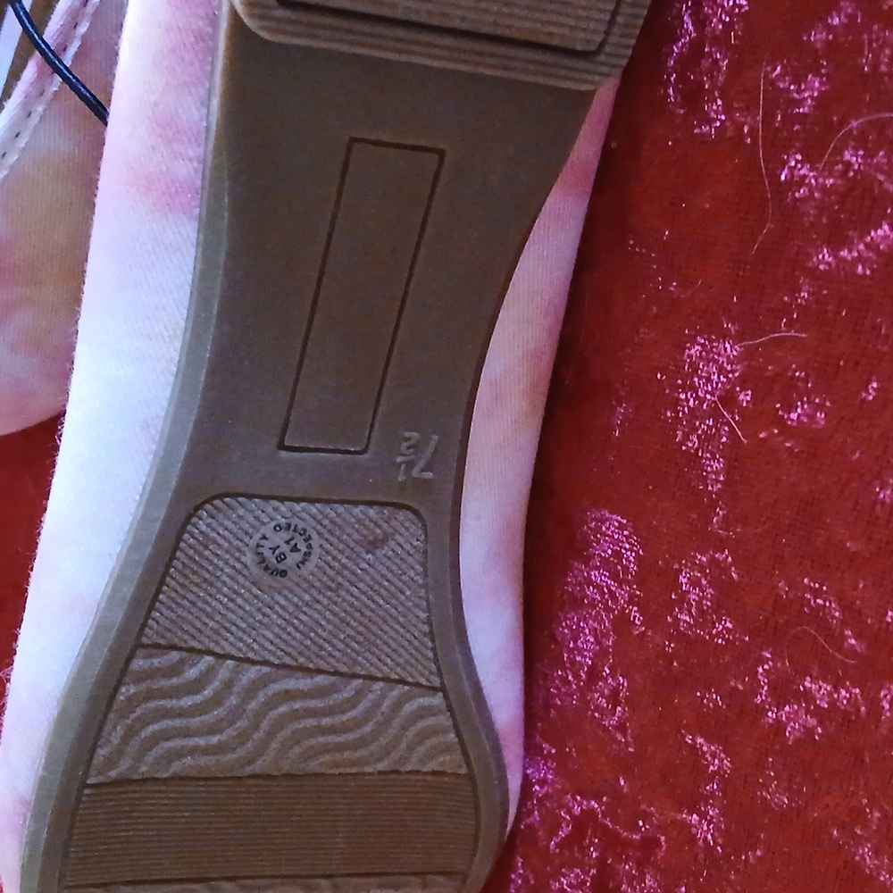 Arizona Jean Company Pink Pastel Flats NWOT - Picture 2 of 3